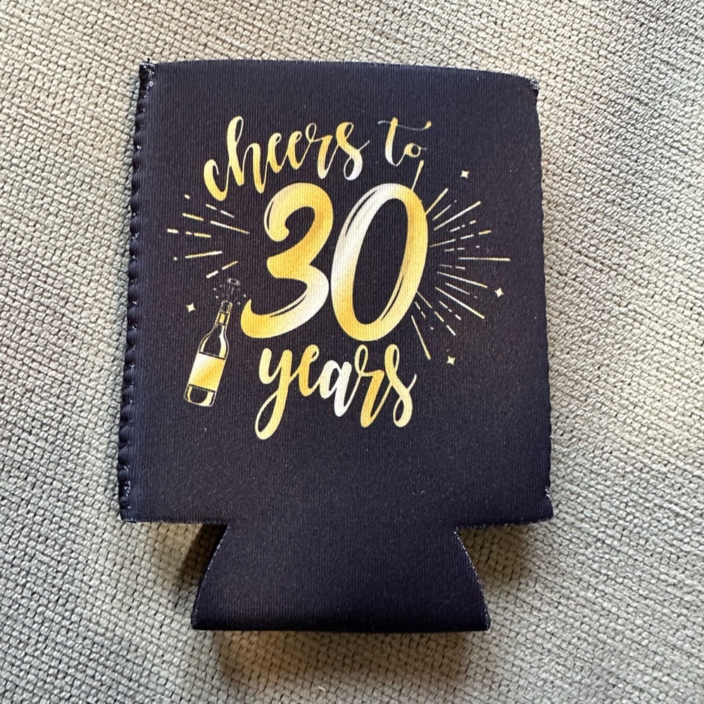 Black and Gold 'Cheers to 30 Years' Can Cooler
